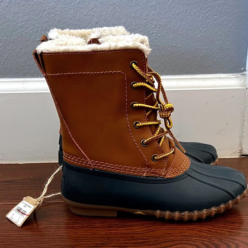 American Eagle Womens Sherpa Lined Duck Boots Brown Navy Blue Lace Up Size 5 NEW